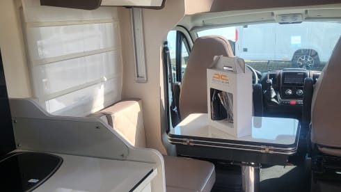 2p Challenger bus from 2015