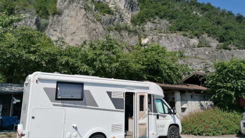 Caratje – 4p McLouis semi-integrated automatic from 2022