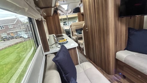 ‘Tay’ – Fiat Rollerteam 746 à 6 couchages, spacieux et confortable sur la route.