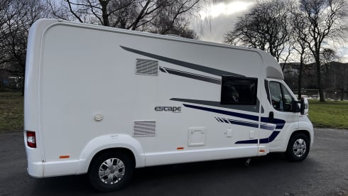 ScotlandCamp – Luxury Swift Escape 695 5 seatbelts 6 berth