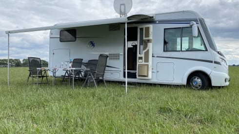 Knaus – Luxury KNAUSS, self-sufficient, length beds, 2x air conditioning, solar, XXL garage. 