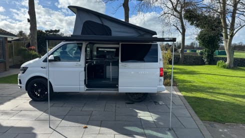 Colin – 4 berth Volkswagen campervan from 2017
