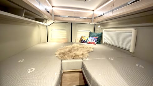Making Memories 13 – 2025 Dethleffs Globetrail met Automaat en Dakairco. Elegant en Betrouwbaar