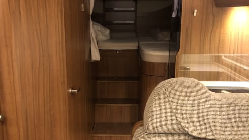 Hoofddorp  – Luxurious and well-maintained 2p Hymer from 2019 - Automatic