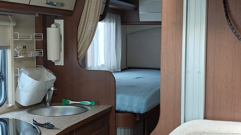 ci elliot 85p – Camper with 2 single beds and air conditioning on the engine and kilometers free