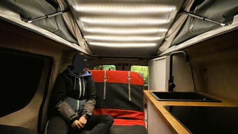 Budgee 🌱⚡️ – 100% electric campervan with solar cooking ☀️ 