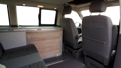 VOLKSWAGEN CALIFORNIA COAST dec2020