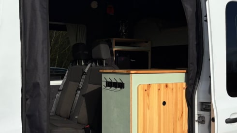 Yeti – 4 berth 2017 Ford Transit Mk8 Off Grid Camper Van