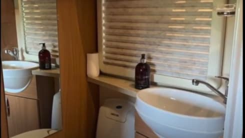 Rhona  – 6 berth Swift Kontiki 679 integrated from 2008