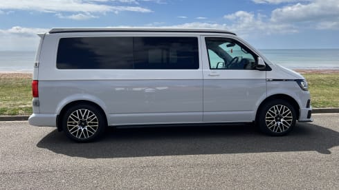 Lucca – 4 berth Volkswagen campervan from 2018