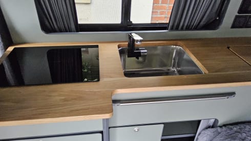 Reggie – 2025 Renault Crusader Off-Grid 4-berth Campervan
