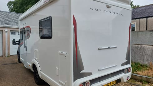Autotrail F-74 automaat uit 2025 met 4 slaapplaatsen 