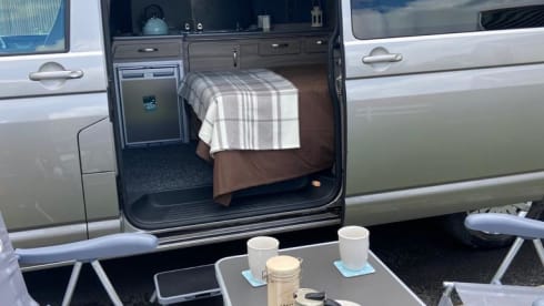 Camper di lusso VW T5 Automatic con 4 cuccette