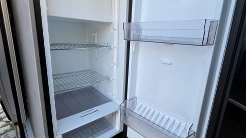 Pössl 600 – New Pössl campervan with length beds