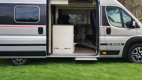 4p Adria Mobil bus uit 2023