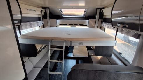 Spacious 4p camper RollerTeam Performance Plus 247 TL Ford