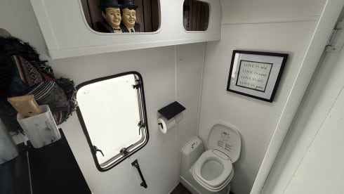 Kit – Fully loaded low mileage all-terrain motorhome