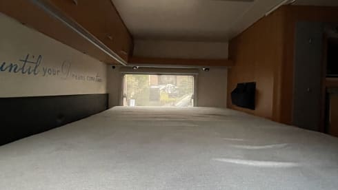 Sun traveller – Very neat and complete 6p Knaus alcove built in 2005 with air conditioning