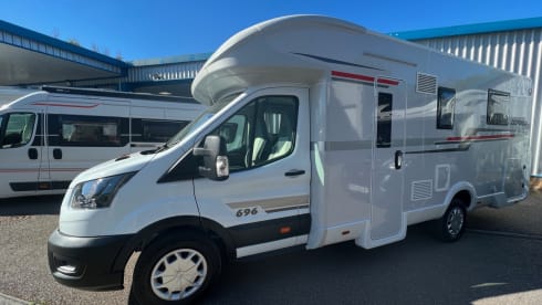 'Zefi' – New model, Luxury 4 berth Rollerteam Zefiro 696,auto,island bed 