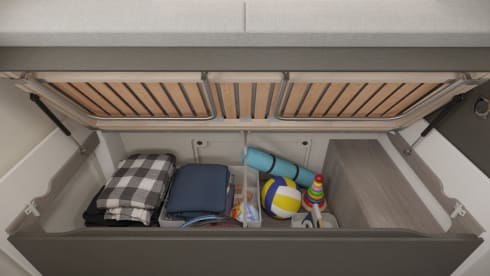 BZT – 2024 Swift Voyager 485 - 5 Berth Rear Fixed Bed