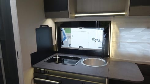 Onze bus – 4p Challenger semi-integrated uit 2023