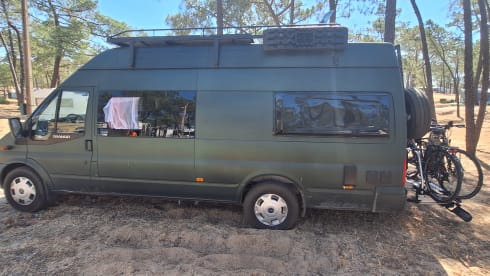 Snappie the van – Off-grid camper van