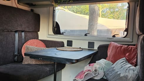Routz – 6p Ford alcove from 2001