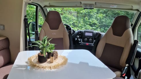 5p Adria Matrix 670SL semi-integrated from 2017