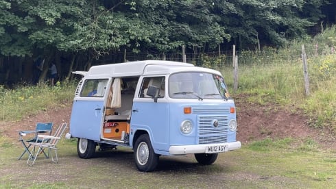 Dottie  – 4 berth classic Volkswagen t2 campervan 