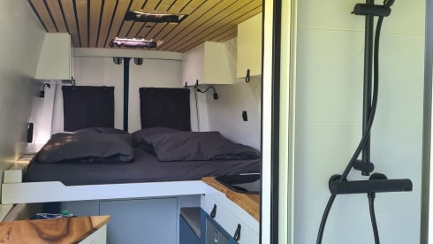 De brilsmurf – 2p Volkswagen bus from 2016/2023