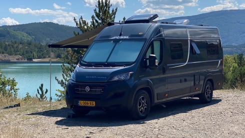 Bus camper PÖSSL, 2 length beds, 2 seats