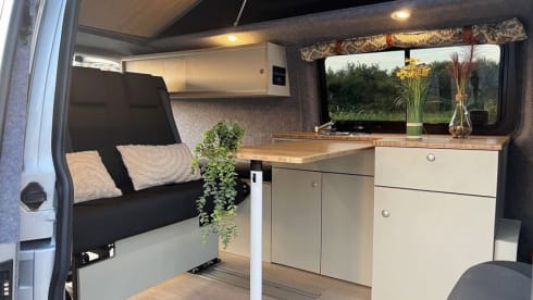 5p Volkswagen bus uit 2023