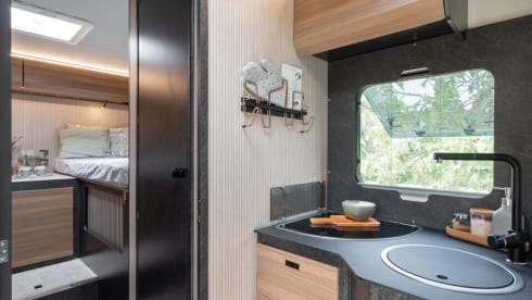 King 9 – Brand new luxury 5-person camper