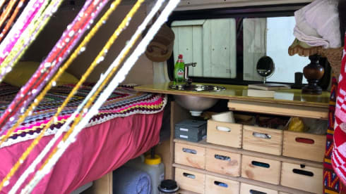 Gele busje – Extended Yellow Volkswagen T5 camper 