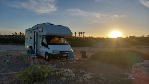 Klamm – 6 seater camper rental in Sicily