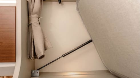 XGO King 3 – Brand new, luxurious 4-person Alcove camper