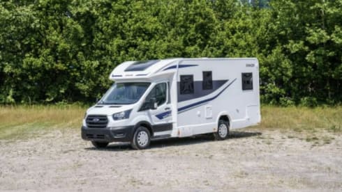 Arnold Rimor – Automatic Rimor EVO 2023 with 4 bike rack and awning