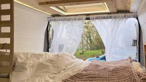 Ada – LUXURY - Spacious and beautiful Bespoke 3 berth Citroen Relay - Ada Van  