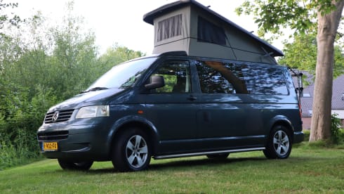 Volkswagen t5 campervan 