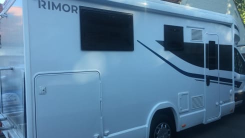 Ford semi-integrated from 2022 for 5 people