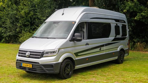 California – Volkswagen Grand California 680 - automatic, luxury camper van