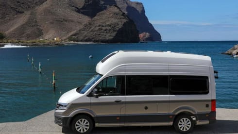 4 personen  – VW GRAND CALIFORNIA equipped with many automatic options