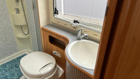 Fiat adriatik 650SL Coral met vast bed 4 persoons