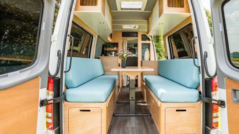 Bus de la Ville – 2p Mercedes campervan 