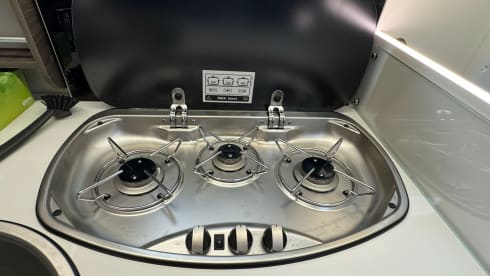 Mobilynn – Splinternieuwe McLouis Carat integraal 870 (4p)