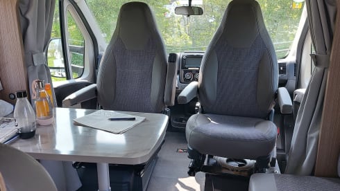 Hotelkamer op wielen – Spacious 2 p Carado semi-integrated from 2018