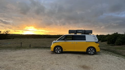 Buzzby – ID Buzz Campervan with optional roof top tent . Insurance included