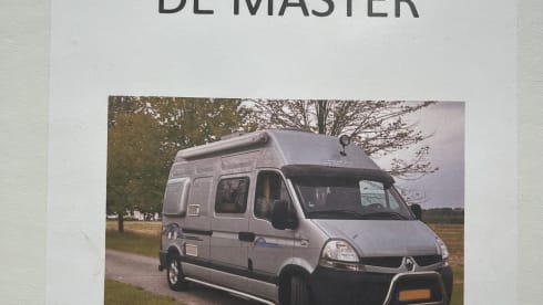 De Master – Stoere 3p Pössl bus