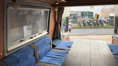 Klaas – FORD TRANSIT POSSL BUSCAMPER 2008