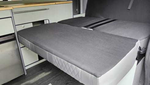 Reggie – 2025 Renault Crusader Off-Grid 4-berth Campervan